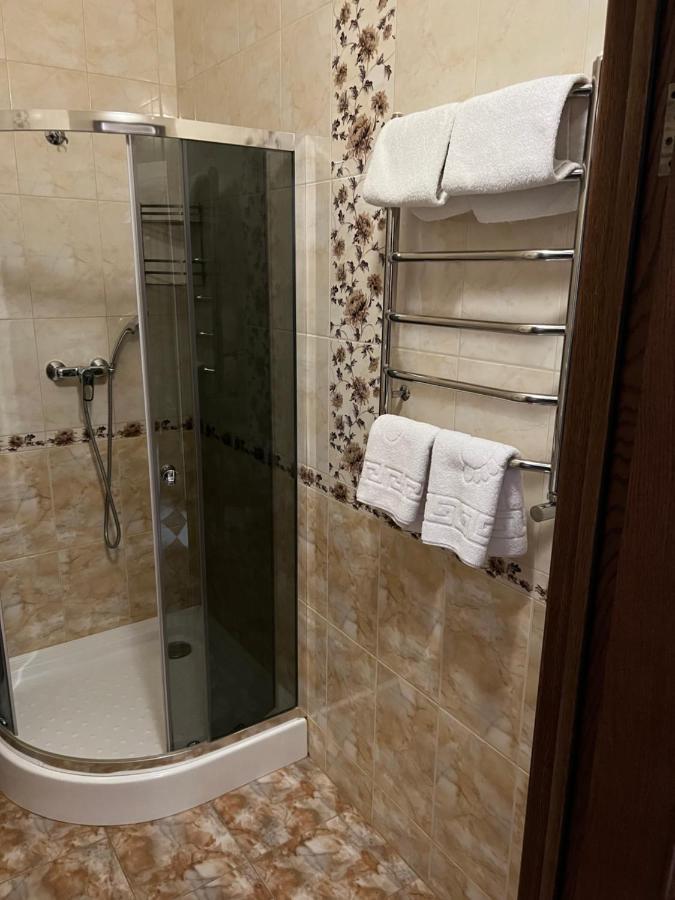 Гостиный Двор Надежда Hotel Hlibodarszke Kültér fotó